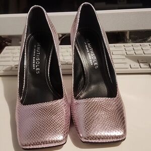 BEAUTIISOLES ABIGAIL SQUARE TOE PUMP IN PINK METALLIC SIZE 5
